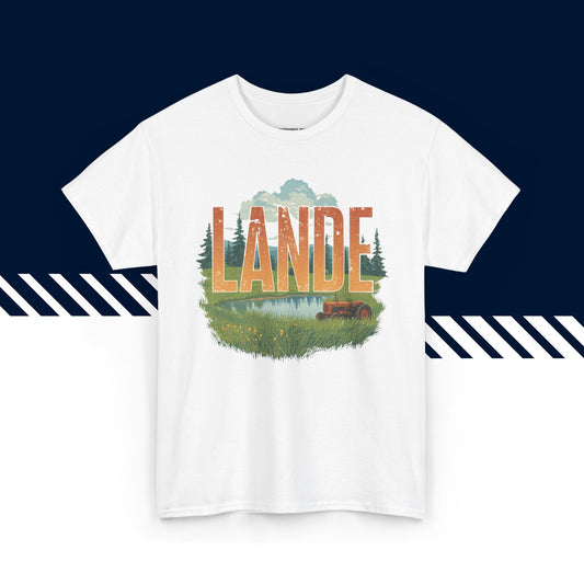 Valkoinen puuvillainen t-paita, hauskat paidat, suomipaidat.comin Lande-tekstipainatus, unisex-malli.