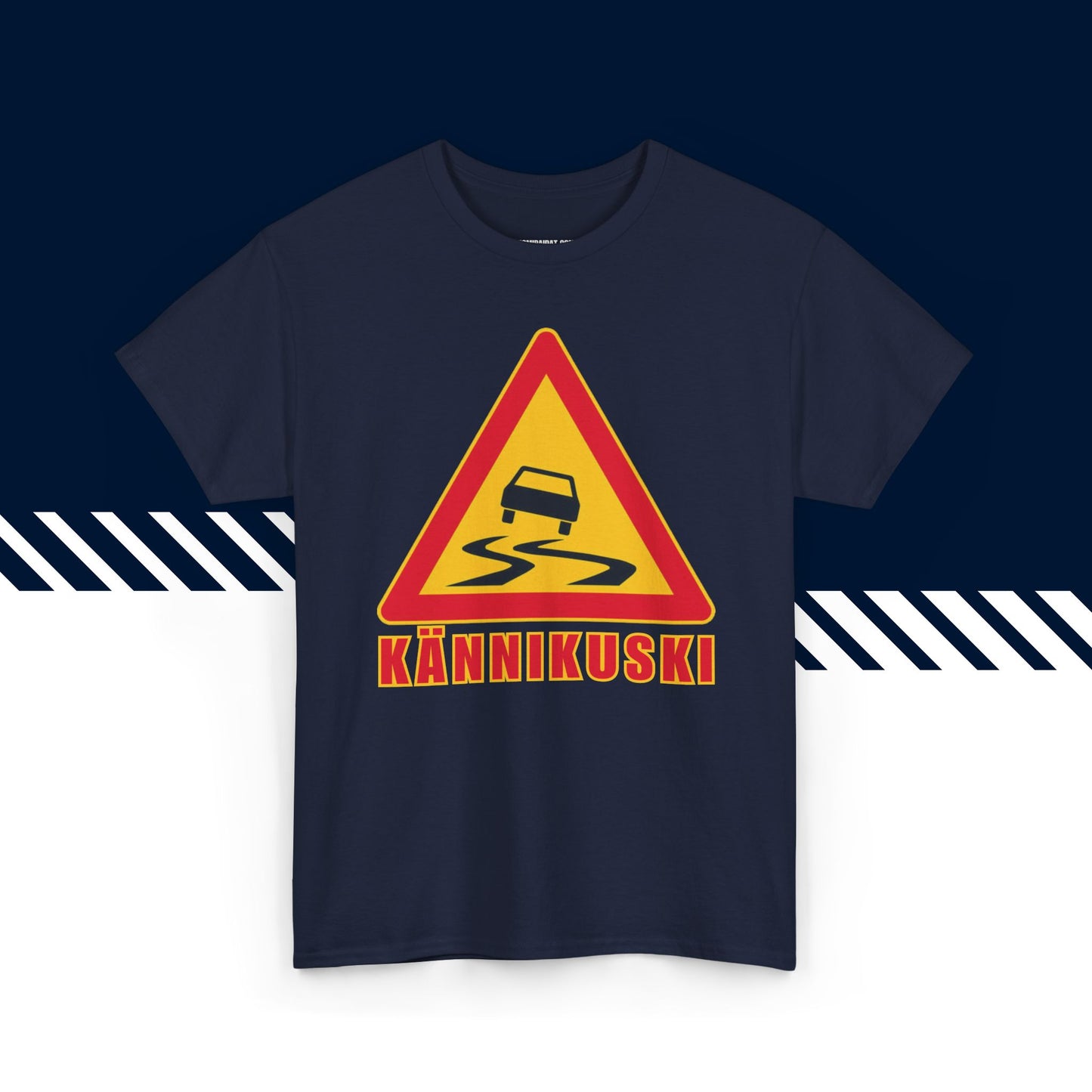 Tummansininen puuvillainen t-paita, hauskat teksti paidat, Kännikuski-tekstipainatus, unisex-malli.
