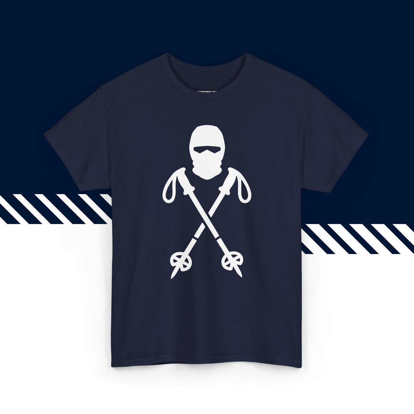 Tummansininen puuvillainen t-paita, hauskat printtipaidat, Hiihtomafia-tekstipainatus, unisex-malli.