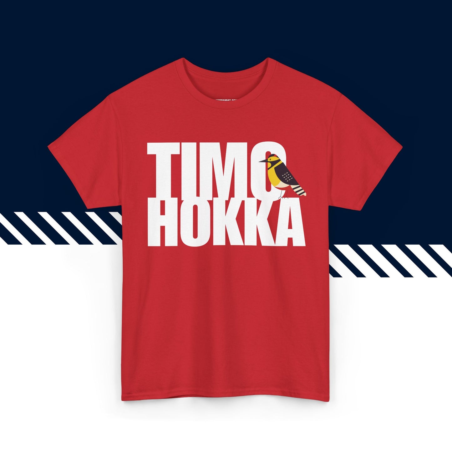 Punainen puuvillainen t-paita, hauskat teksti paidat, Timo Hokka -tekstipainatus, unisex-malli.