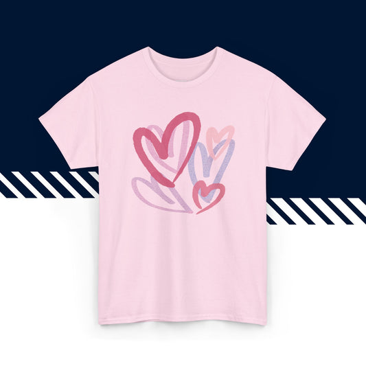 Pinkki puuvillainen t-paita naisille, hauskat paidat, suomipaidat.comin Sydämet-tekstipainatus, naisellinen malli.