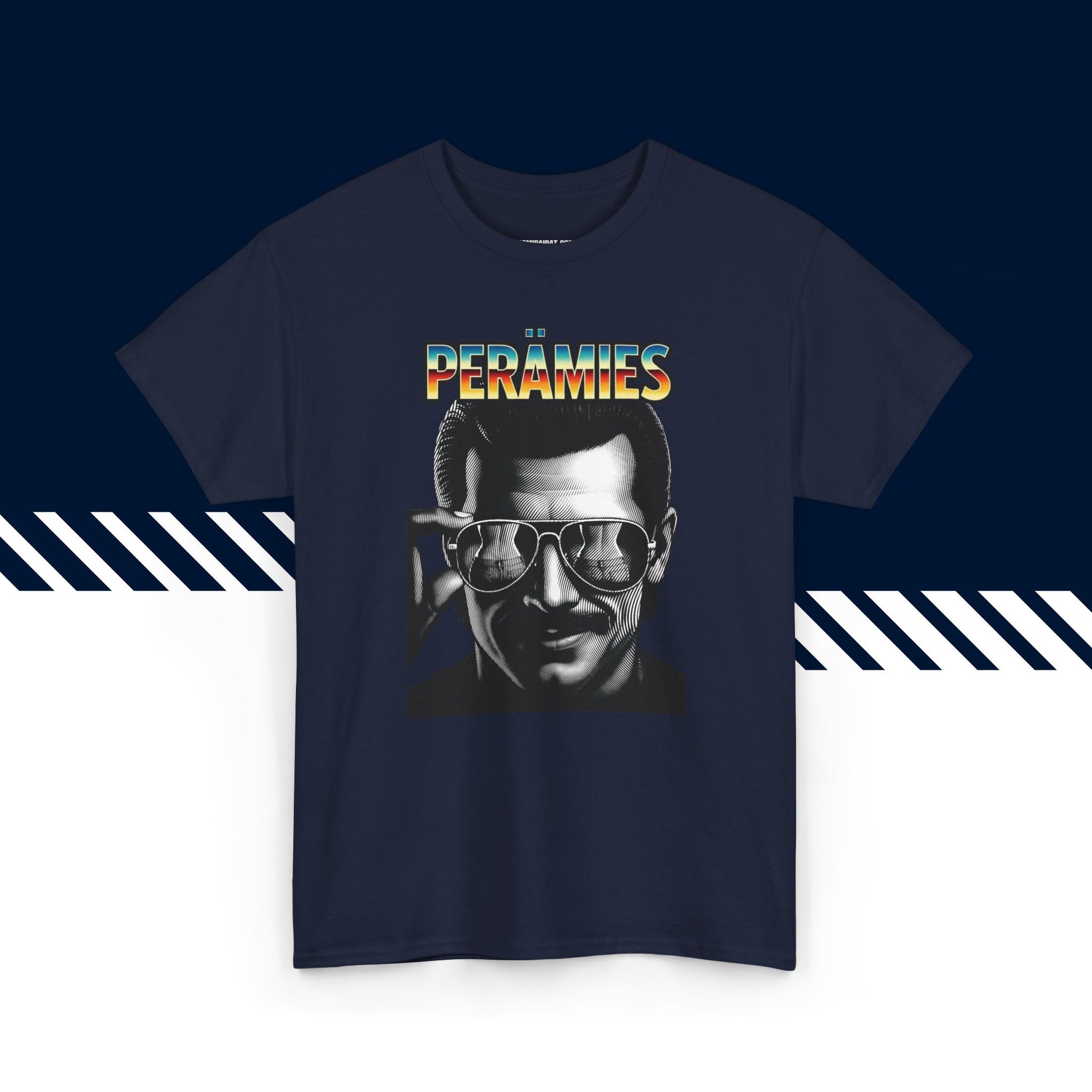 Tummansininen puuvillainen t-paita, hauskat printtipaidat miehille, Perämies-tekstipainatus, unisex-malli.