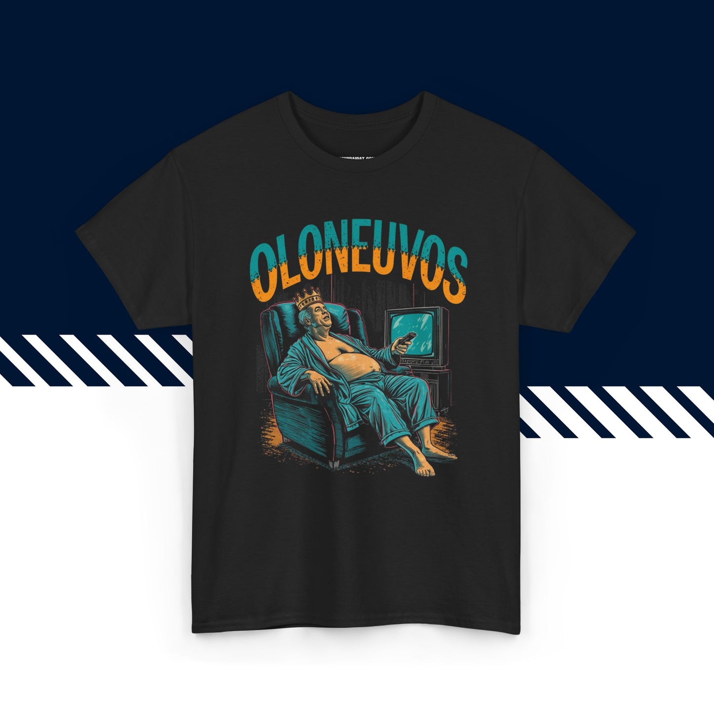 Musta puuvillainen t-paita, hauskat paidat, suomipaidat.comin Oloneuvos-tekstipainatus, unisex-malli.