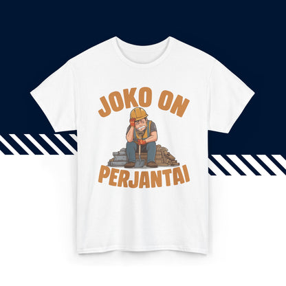 Valkoinen 100% puuvillainen t-paita miehille, hauskat paidat, Joko on perjantai -tekstipainatus.
