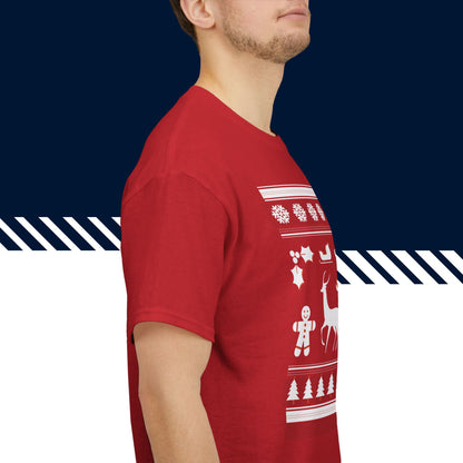 Malli punaisessa hauskat paidat Jouluprintti -t-paidassa sivulta, unisex-malli, suomipaidat.com.