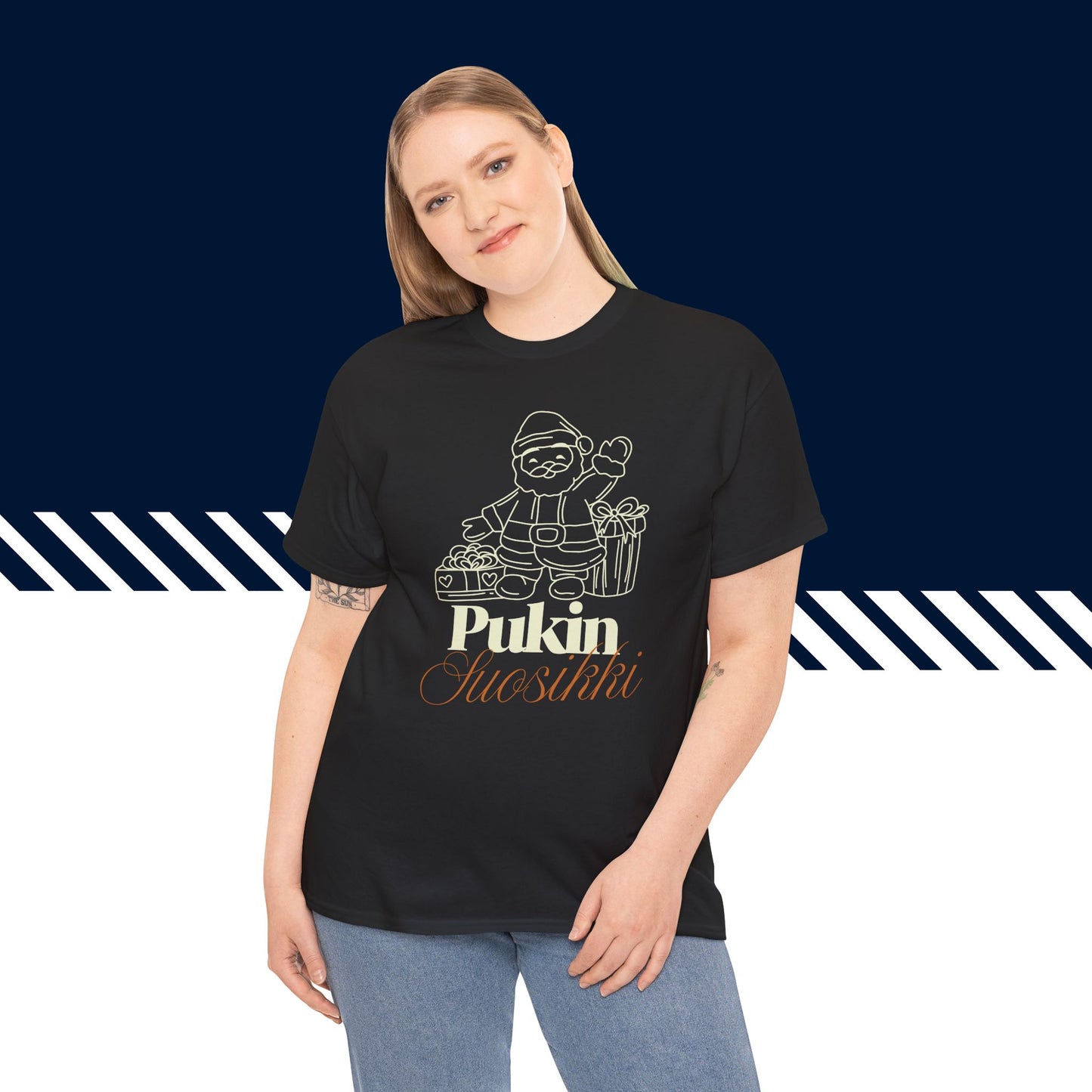 Malli mustassa hauskat t-paidat Pukin suosikki -painatuksessa, unisex-malli, suomipaidat.com.