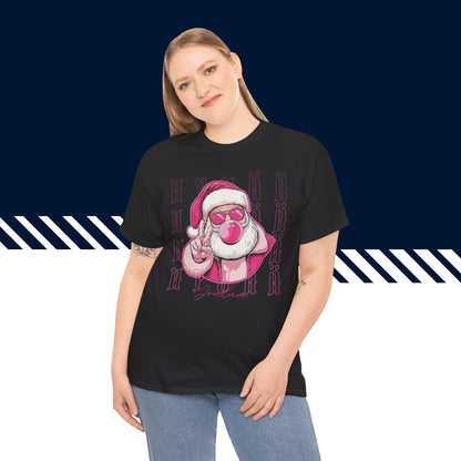 Malli mustassa hauskat t-paidat Pinkki pukki -painatuksessa, unisex-malli, suomipaidat.com.