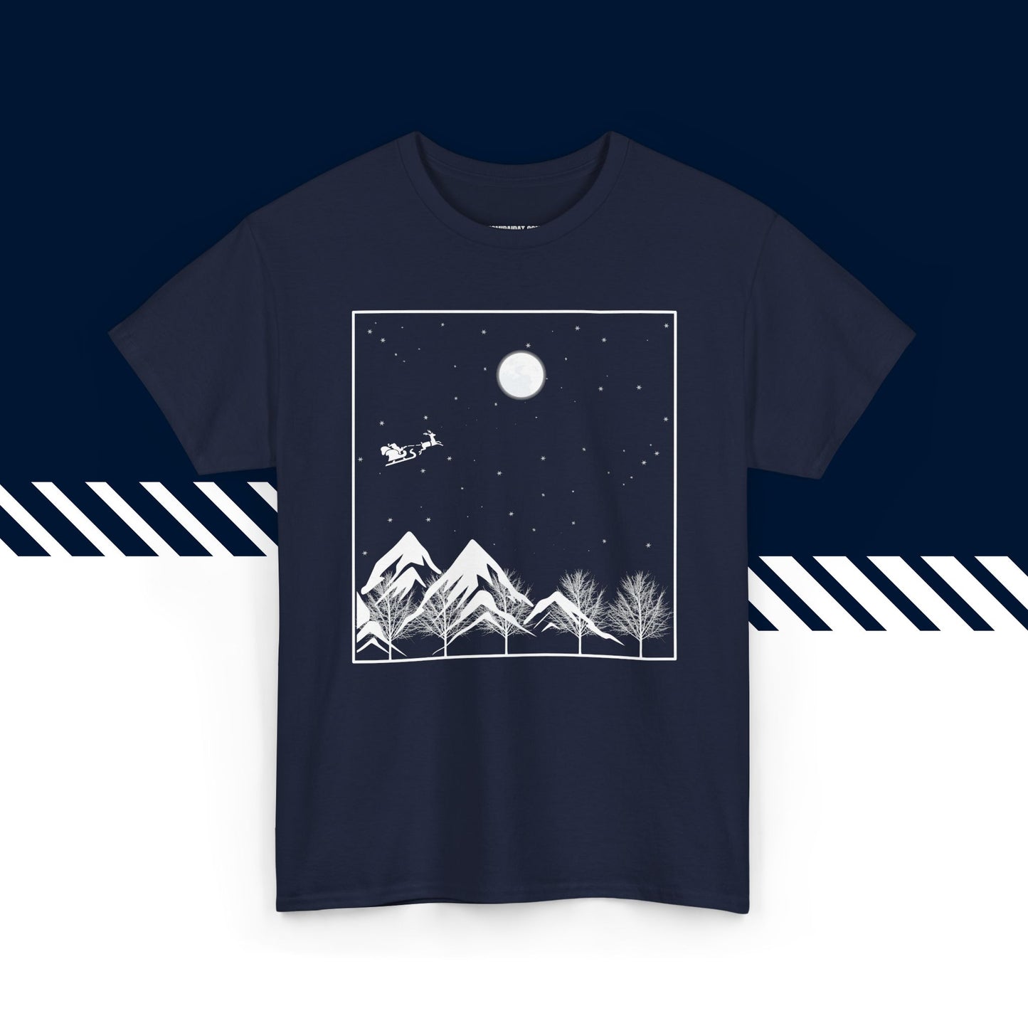 Tummansininen puuvillainen suomi paita, hauskat printtipaidat, Pukki matkalla -teksti, unisex-malli.