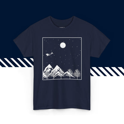 Tummansininen puuvillainen suomi paita, hauskat printtipaidat, Pukki matkalla -teksti, unisex-malli.