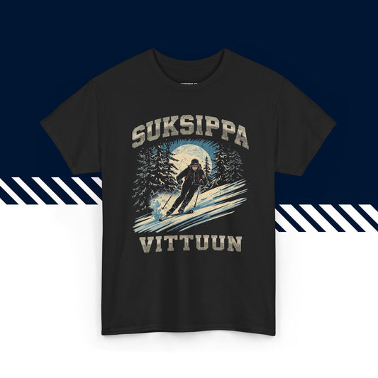 Musta puuvillainen t-paita, hauskat paidat, suomipaidat.comin Suksippa vittuun -tekstipainatus, unisex-malli.