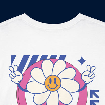 Valkoinen hauskat paidat Rauhaa ja Rakkautta -selkäpainatus lähikuva, suomi t-paidat, unisex-malli.