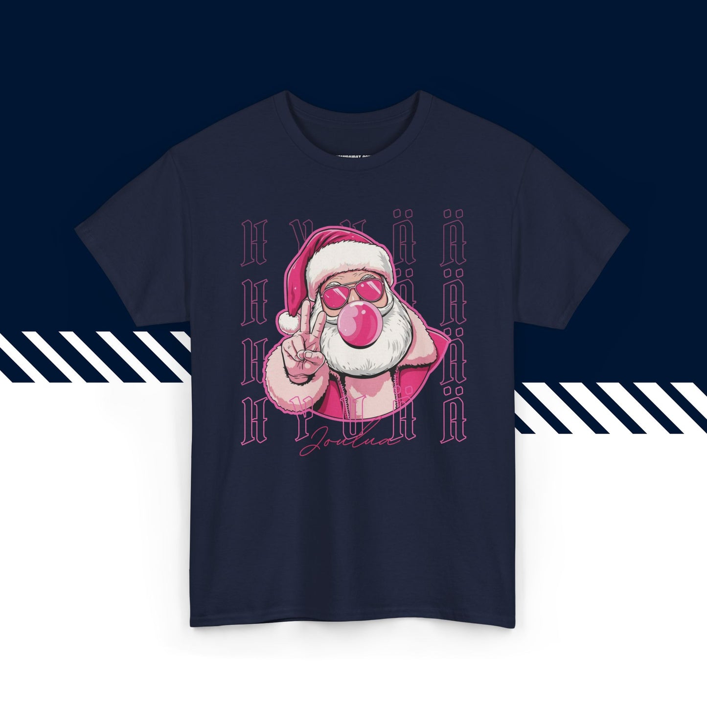 Tummansininen puuvillainen suomi paita, hauskat printtipaidat, joulu lahja idea, Pinkki pukki -teksti, unisex-malli.