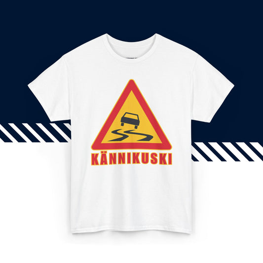 Valkoinen puuvillainen t-paita, hauskat paidat, suomipaidat.comin Kännikuski-tekstipainatus, unisex-malli.