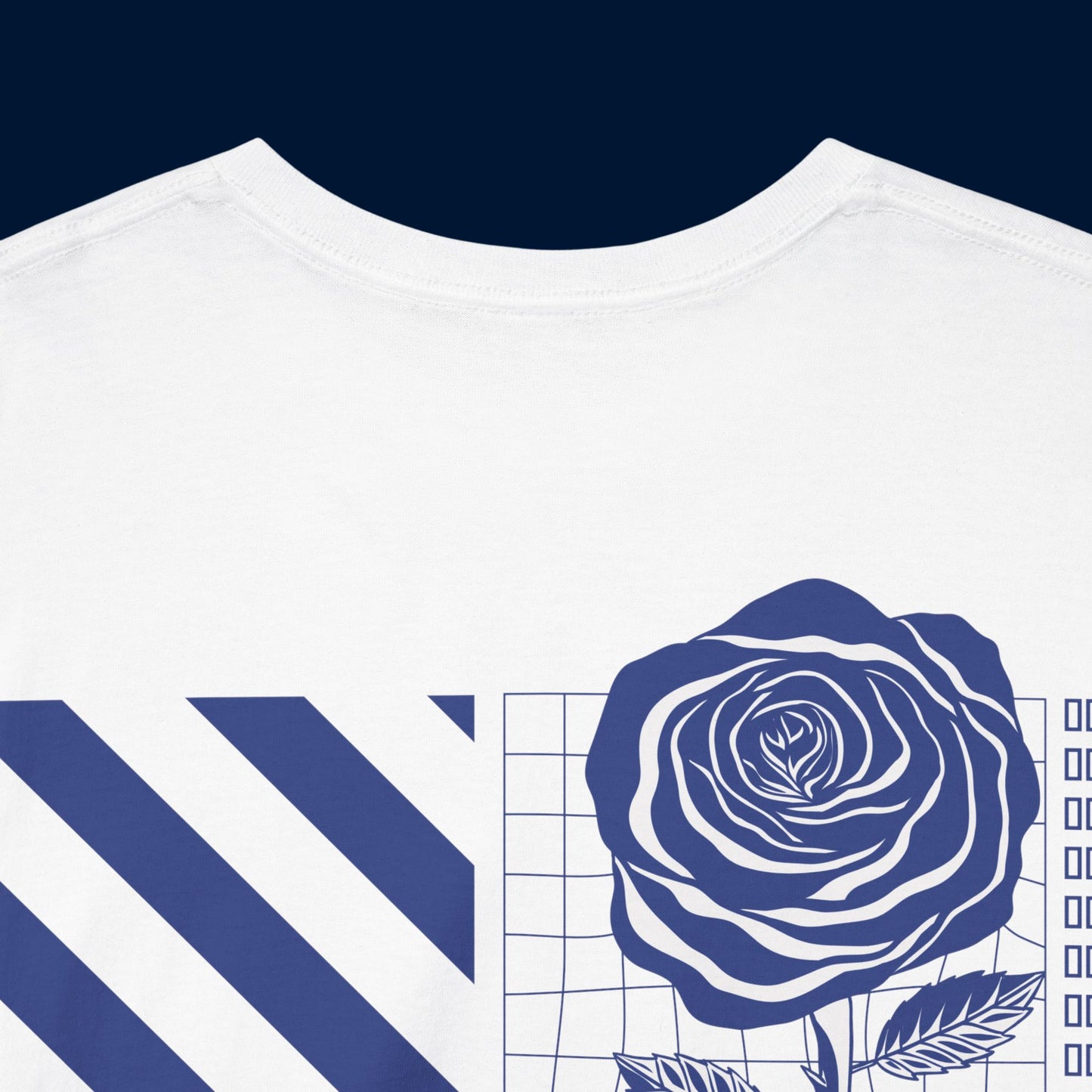 Valkoinen hauskat paidat Ruusupaita -selkäpainatus lähikuva, suomi t-paidat, unisex-malli.