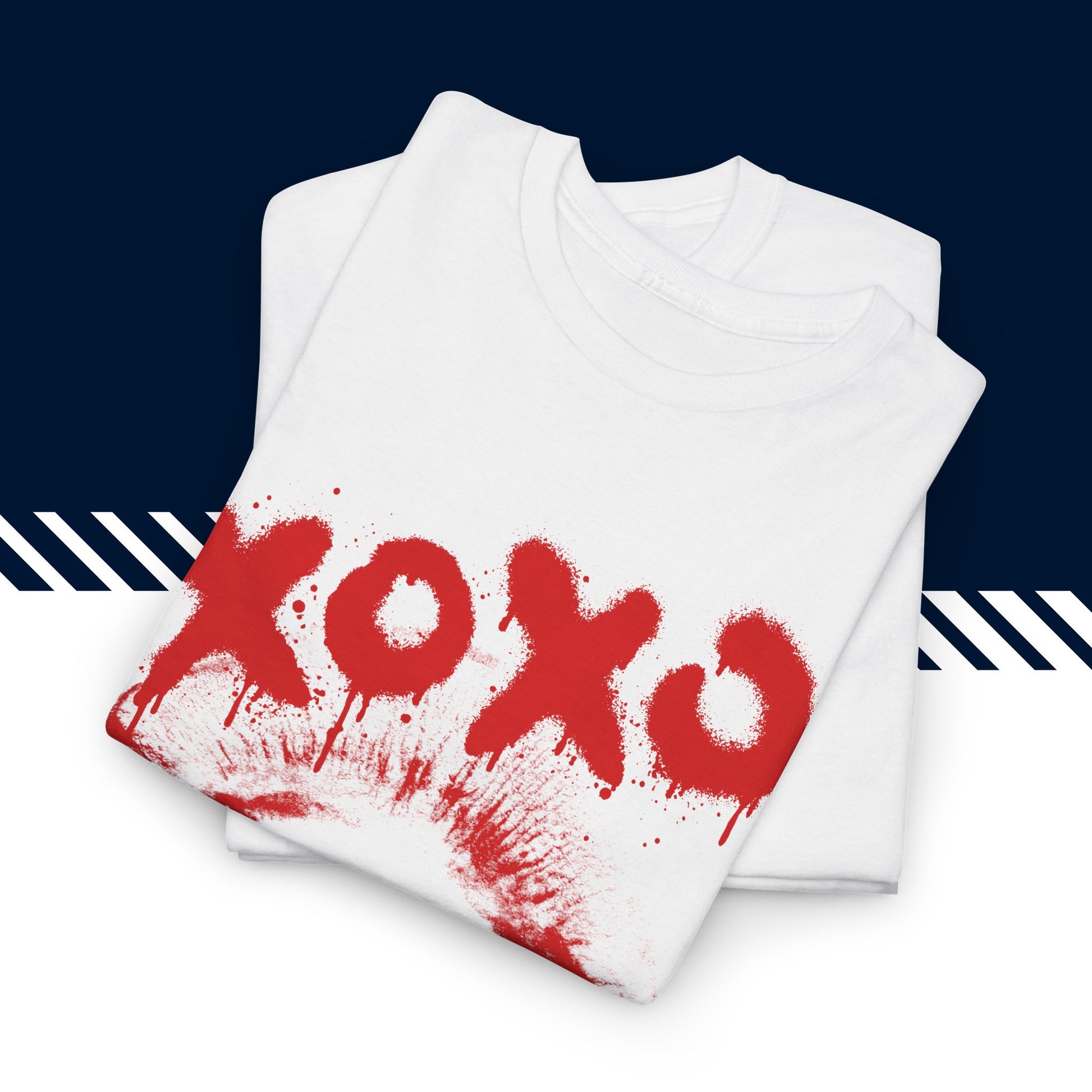 Valkoinen puuvillainen t paidat hauskat tekstit, XOXO t-paita, taitettuna, 100% puuvilla.