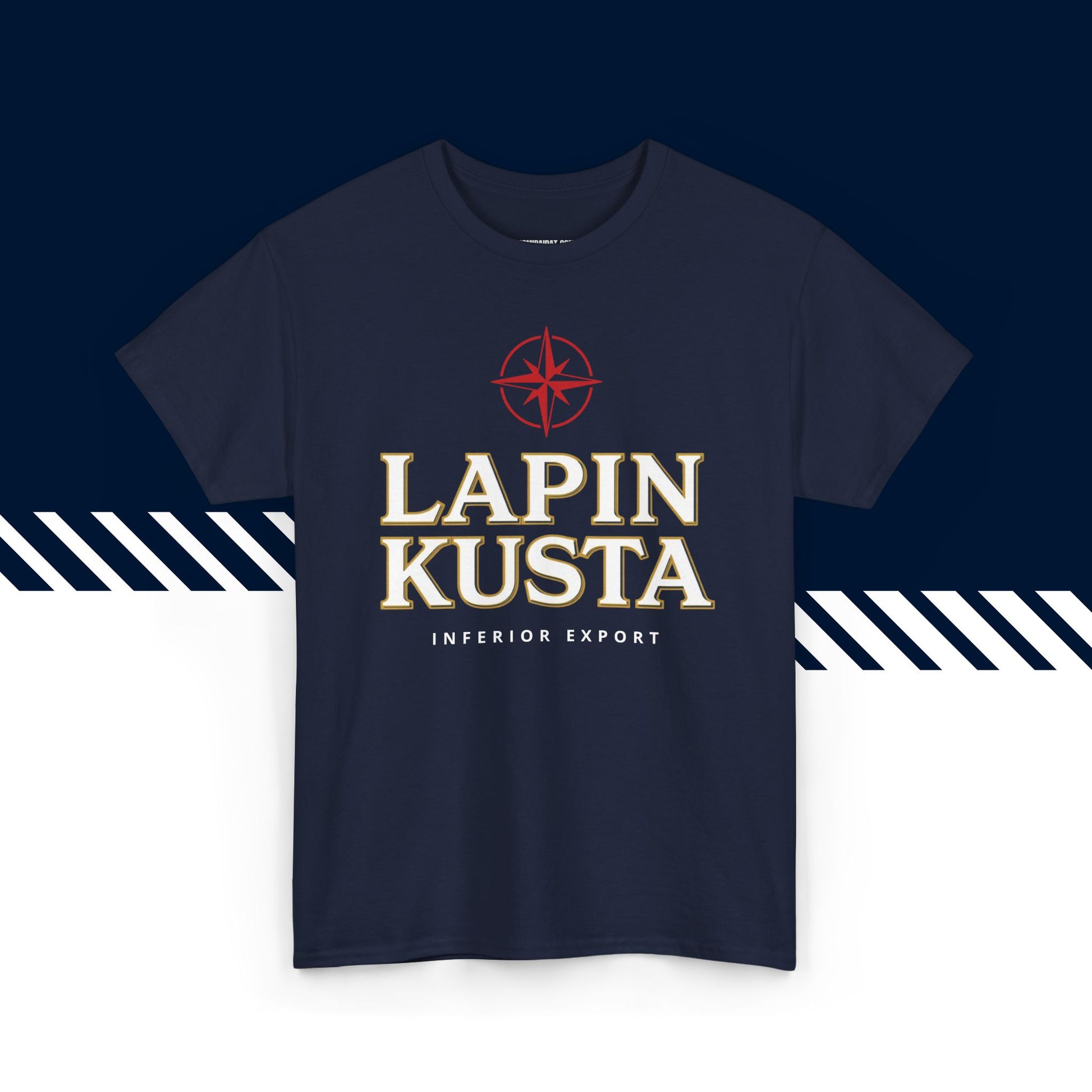 Tummansininen puuvillainen t-paita, hauskat paidat, suomipaidat.comin Lapin Kusta -tekstipainatus, unisex-malli.