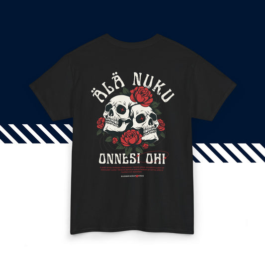 Musta 100% puuvillainen hauskat paidat, suomi t-paidat, suomipaidat.comin Älä nuku -selkäpainatus, unisex-malli, t-paita lahjaksi.