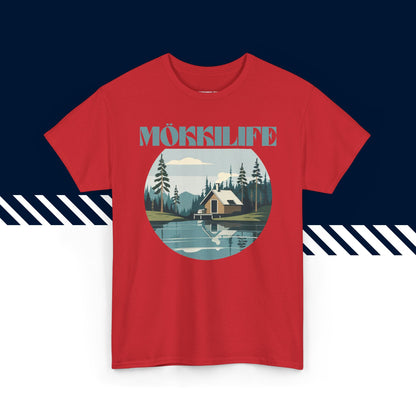 Punainen puuvillainen t-paita, hauskat printtipaidat, Mökkilife-tekstipainatus, unisex-malli.