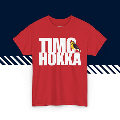 Punainen puuvillainen t-paita, hauskat teksti paidat, Timo Hokka -tekstipainatus, unisex-malli.