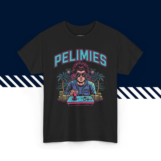 Musta puuvillainen t-paita, hauskat paidat, suomipaidat.comin Pelimies-teksti ja kuvio, unisex-malli.