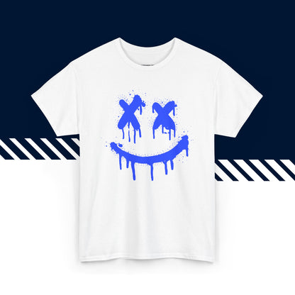 Valkoinen puuvillainen t-paita, hauskat paidat, suomipaidat.comin Spray Smiley -kuvio, unisex-malli.