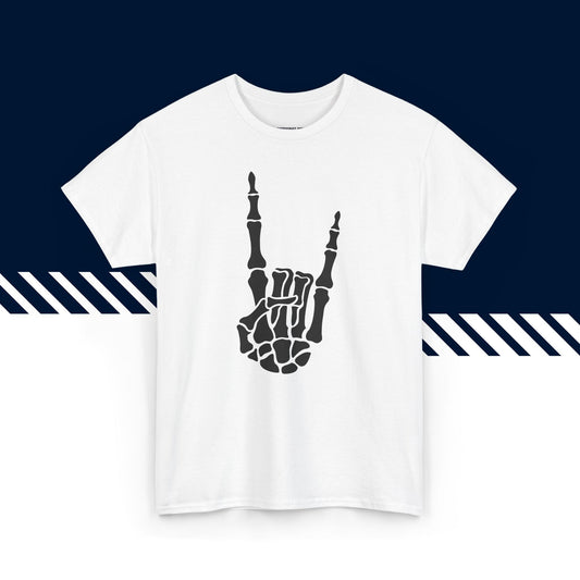 Valkoinen puuvillainen t-paita, hauskat paidat, suomipaidat.comin Rock On -tekstipainatus, unisex-malli.