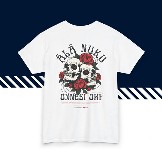 Valkoinen puuvillainen hauskat t-paidat, hauska paita, suomalainen katumuoti paita painatus, Älä nuku -selkäkuvio, unisex-malli.